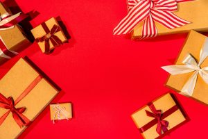 Livro infantil em composição de presente